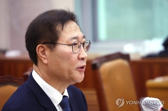 질의에 답하는 박성재 법무장관 후보자