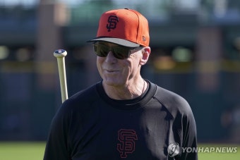 '덕장' 멜빈 감독이 흐뭇해하는 이정후의 웃음…