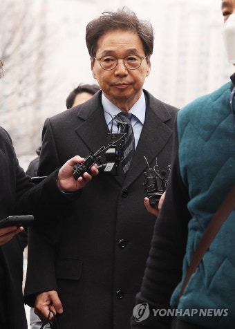 영장실질심사 출석하는 박영우 대유위니아 회장