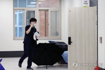의대정원 확대 반발 '전공의 집단 사직'
