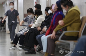환자로 북적이는 대학병원