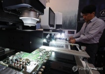 다양한 SMT, PCB 관련 장비가 한자리에