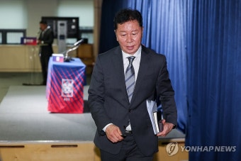브리핑 마친 정해성 위원장