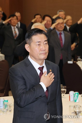 성우회 기념식 참석한 신원식 국방장관