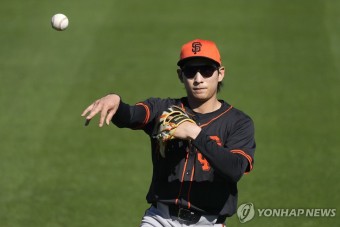 '가벼운 허리 통증' 이정후, 28일 MLB 시범경기 데뷔전 치를 듯