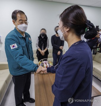 민간병원에서 이송 문의 바로 대응한 국군수도병원 의료진 격려