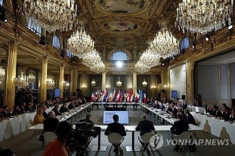 '우크라 지원 국제회의' 마크롱, 지상군 파병 질문에 