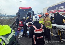 경찰, 바퀴 탈락 사망사고 25t 화물차 기사 정비이력 조사