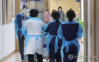 전공의 집단이탈 장기화, 병원에 남은 의료진
