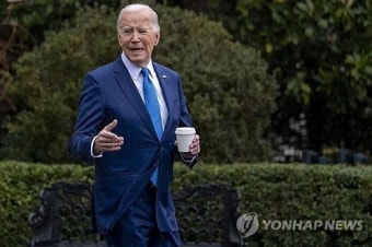 재선 도전 81세 바이든, 정기 건강검진…고령 논란 정면 돌파?