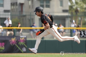 '시범경기 데뷔전 안타' 이정후 
