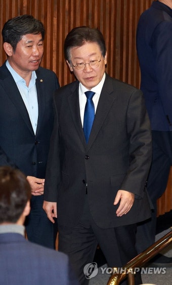 투표 마친 이재명 대표