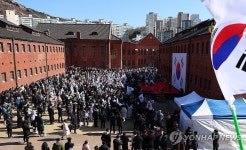 3·1절 맞아 서대문형무소역사관 찾은 시민들