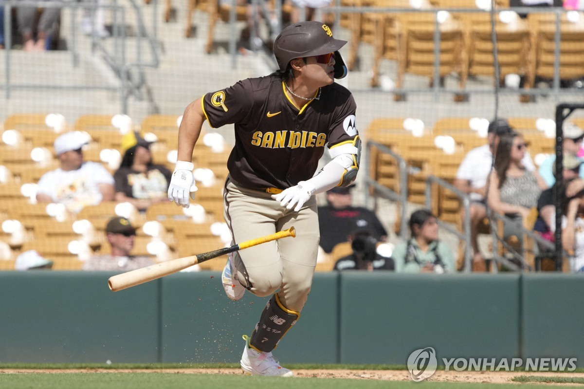 한국 출신 선수들 이정후와 배지환, 2025 MLB 개막전 로스터에 올랐다