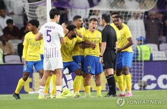 '또 메시 연호'에 호날두 골 침묵…알나스르 ACL 8강 1차전 패배