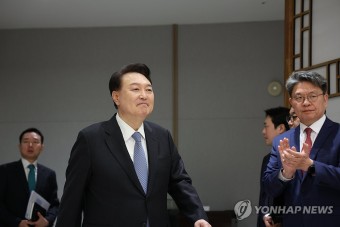 윤석열 대통령, 퇴임 대법관 훈장 수여식 참석