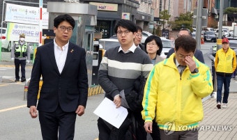 퇴장당한 카이스트 졸업생 경찰조사