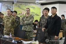 해군2함대-미2사단 아파치 공격헬기 전개훈련 실시
