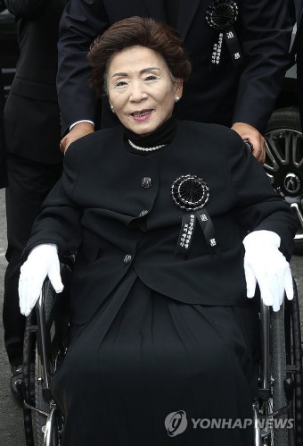 김영삼 전 대통령 부인 손명순 여사 별세