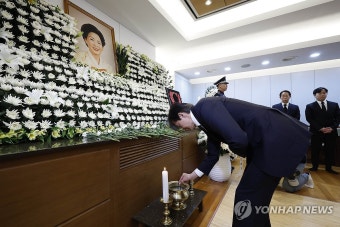 조국 대표, 손명순 여사 빈소 조문
