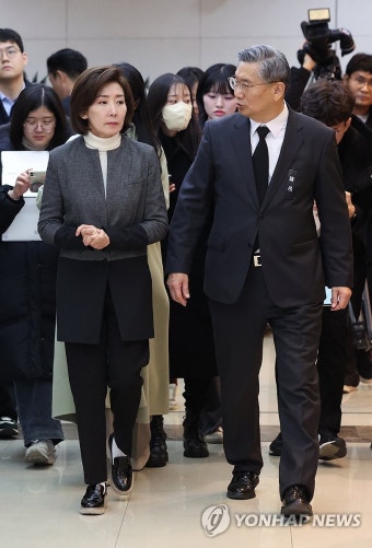 손명순 여사 빈소 나서는 나경원 전 의원