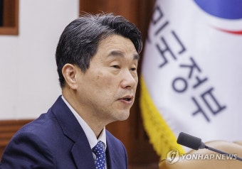 사회관계 장관회의에서 발언하는 이주호 부총리