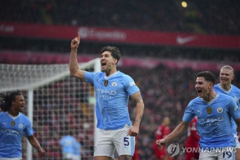 리버풀과 맨시티, 1-1 무승부…선두 뛰어오른 아스널 '방긋'