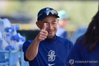 이정후 '우상' 이치로 만났다…멜빈 감독 깜짝 주선