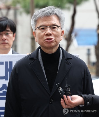 의협 비대위원장, 정부의 의료정책에 저항 선언