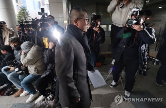 경찰 출석하는 박명하 의협 비대위 조직강화위원장