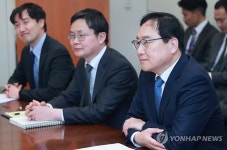 정인교 본부장, 미국 상원 재무위 무역소위원장 면담