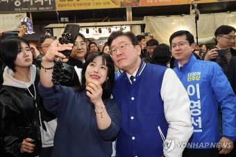 세종전통시장 방문한 이재명 대표