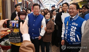 세종전통시장 방문한 이재명 대표