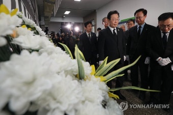 오송 지하차도 참사 분향소 찾은 이재명 대표