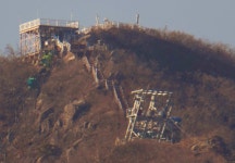 함양 대봉산 집라인 타워 한쪽으로 기우뚱…운영 전면 중단