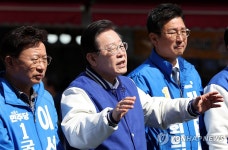동울산종합시장 찾은 이재명 대표