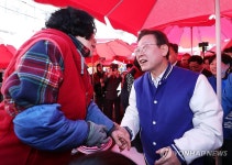 기장시장 찾은 이재명