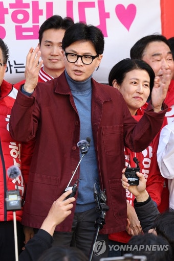 광주에서 지지 호소하는 한동훈