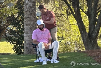 골프랭킹 1위 셰플러, 플레이어스 챔피언십 도중 목 부상