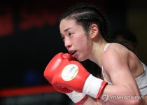 서려경 얼굴에 흐르는 땀방울