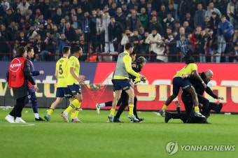 튀르키예 프로축구서 폭력 사태…선수·관중 뒤엉켜 주먹질