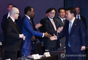 윤석열 대통령, 3차 민주주의 정상회의 장관급 회의 개회식 참석