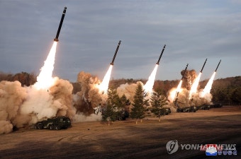 북한 김정은, 초대형방사포 사격훈련 지도