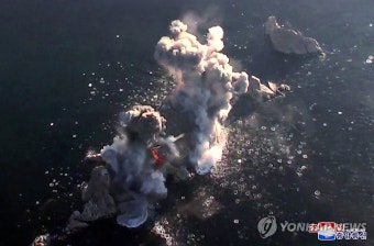 북한 김정은, 초대형방사포 사격훈련 지도