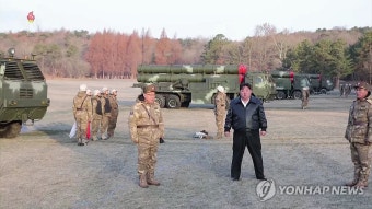 김정은, '초대형 방사포' 사격훈련 지도