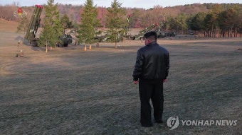 김정은, '초대형 방사포' 사격훈련 지도