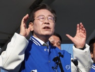 연설하는 이재명 대표