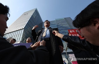 전공의·학생의 의대증원 집행정지 신청 심문기일, 발언하는 이병철 변호사