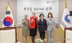 주한 캐나다 대사 만난 강정애 장관