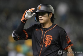 '서울시리즈 침묵' 김하성, 시범경기 복귀전 안타…이정후 1볼넷
